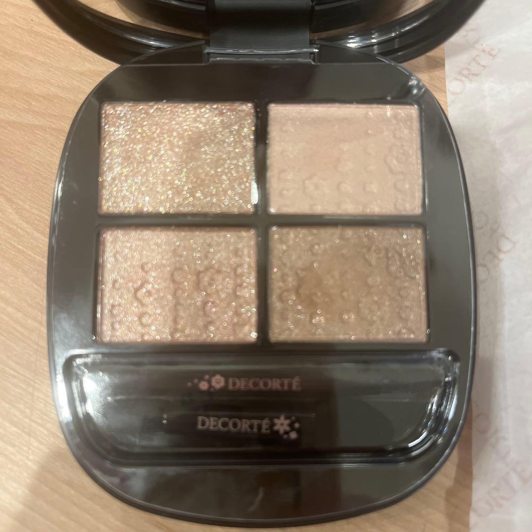コスメデコルテ　クリスマスコフレ　2025 アイシャドウパレット