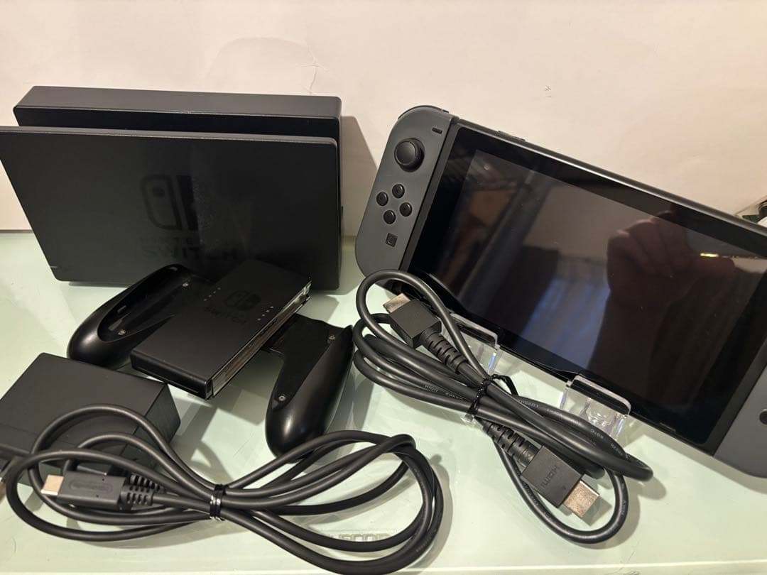 任天堂　Nintendo Switch グレー