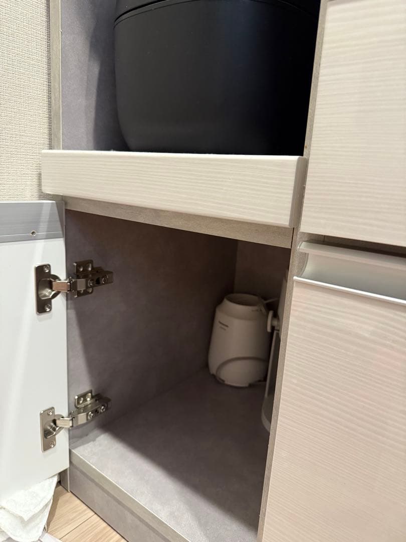 【本日最終日】使用1年のみ　松田家具ダイニングボード