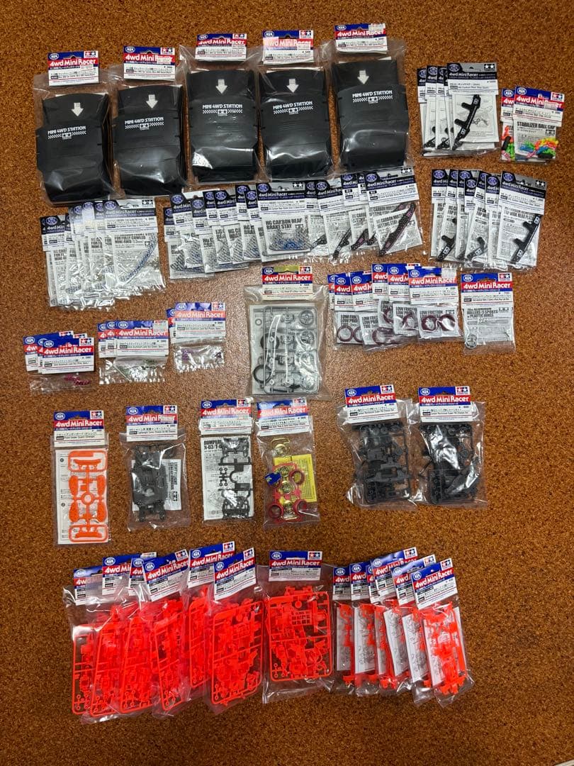 Tamiya ミニ四駆 引退まとめ売り 43台＋パーツ多数 タミヤ ミニ四駆