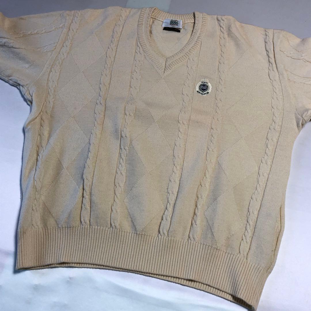 マンシングウェア　LL ケーブルニット　ウール　Vネック　アイボリー　刺繍ロゴ