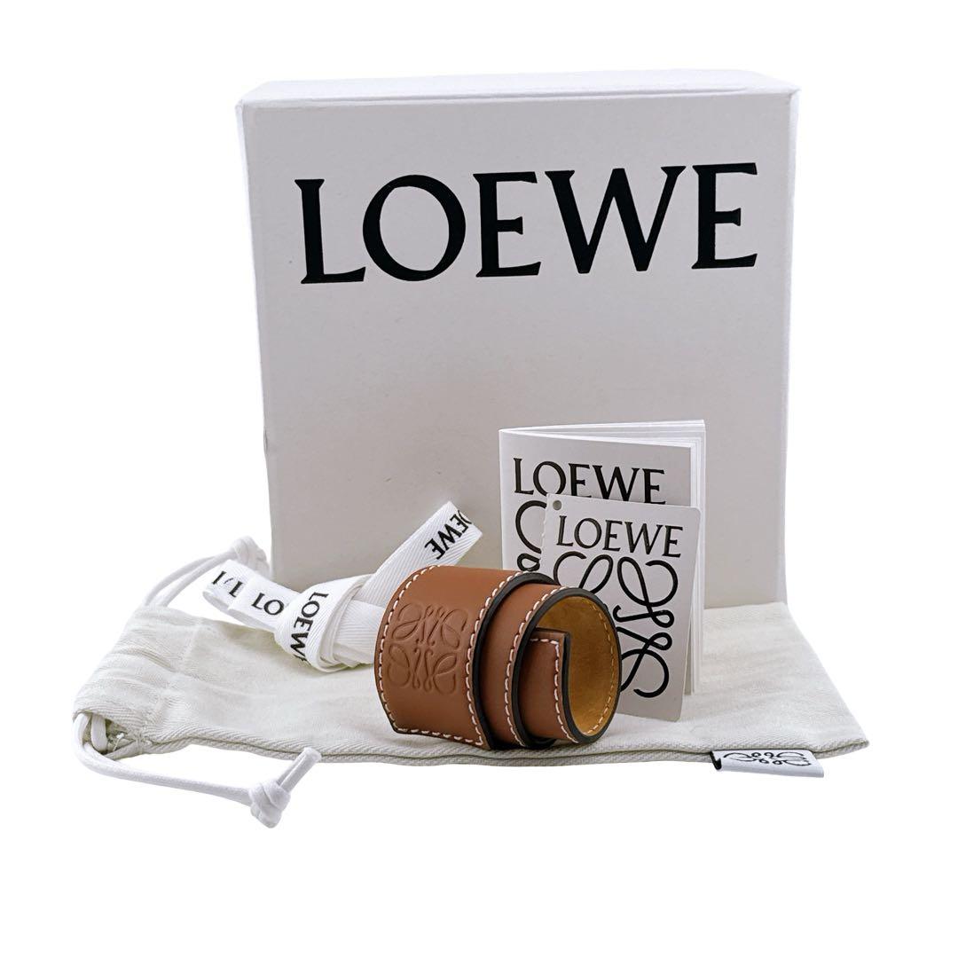 ロエベ アナグラム スラップ レザー ブレスレット バングル ブラウン