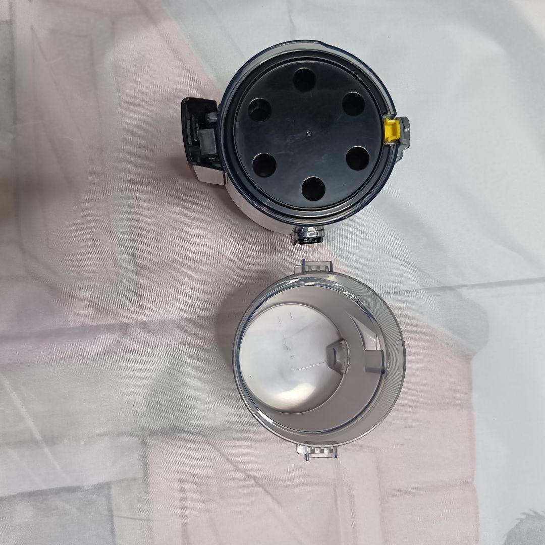 東芝コードレス掃除機VC-CLX51　2022年製　取説無し、付属品欠品有り