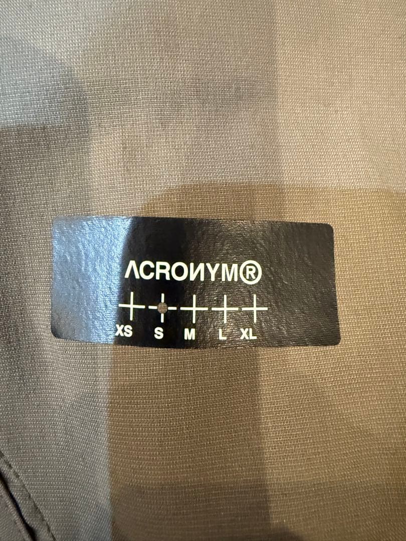 美品 ACRONYM アクロニウム P39-M GRAY S