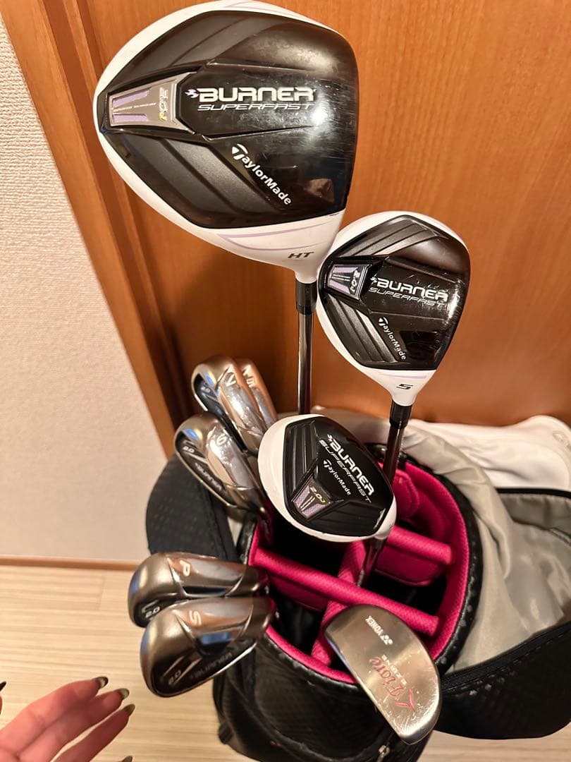 Taylormadeレディース ゴルフクラブ 9本とキャディーバッグセット売り