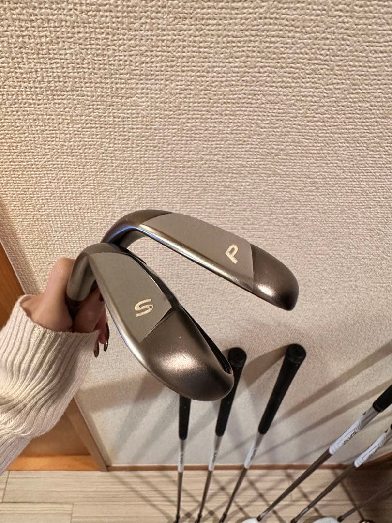 Taylormadeレディース ゴルフクラブ 9本とキャディーバッグセット売り