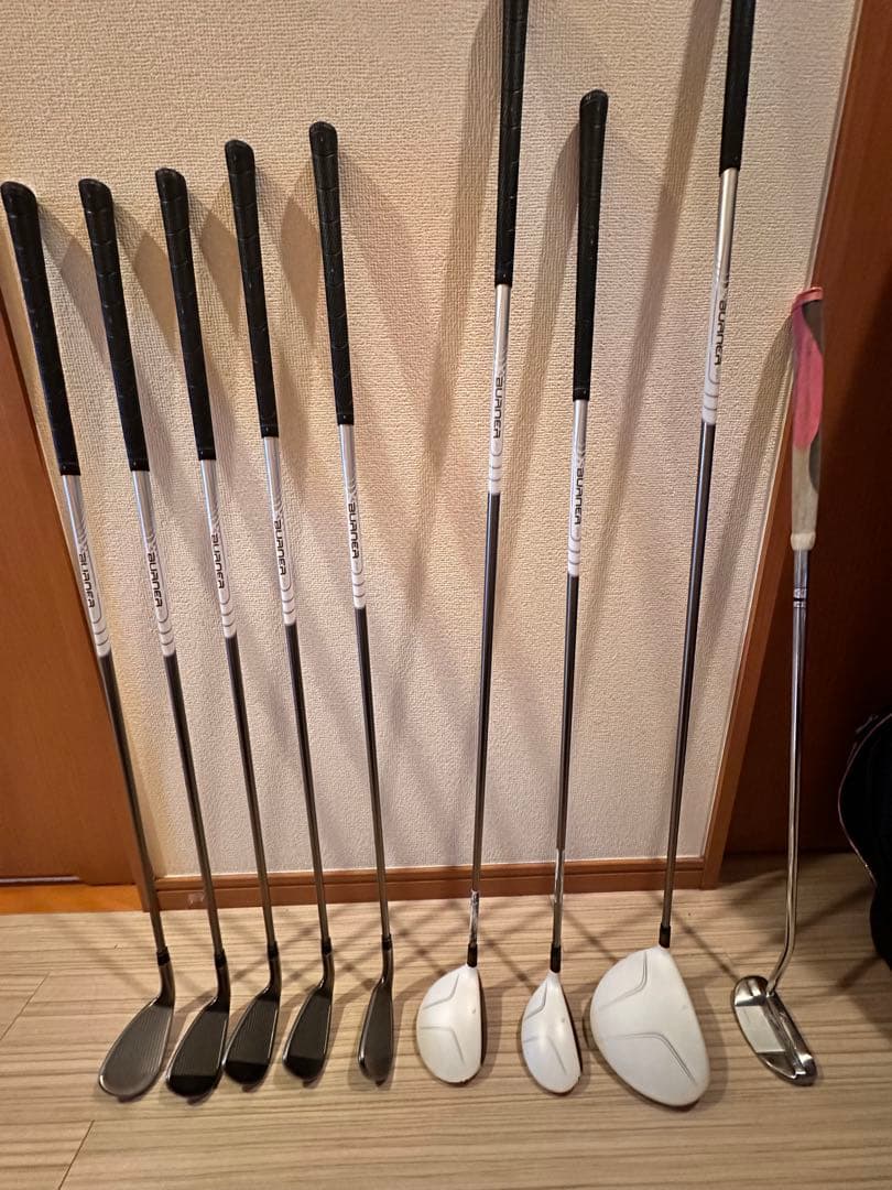 Taylormadeレディース ゴルフクラブ 9本とキャディーバッグセット売り