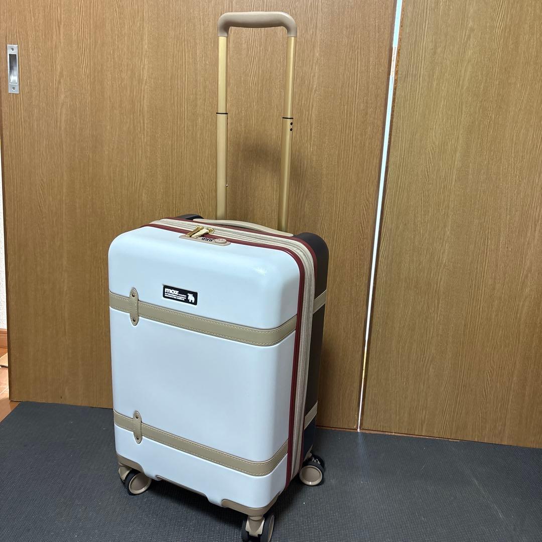 【moz】 キャリーケース ホワイト/ネイビー