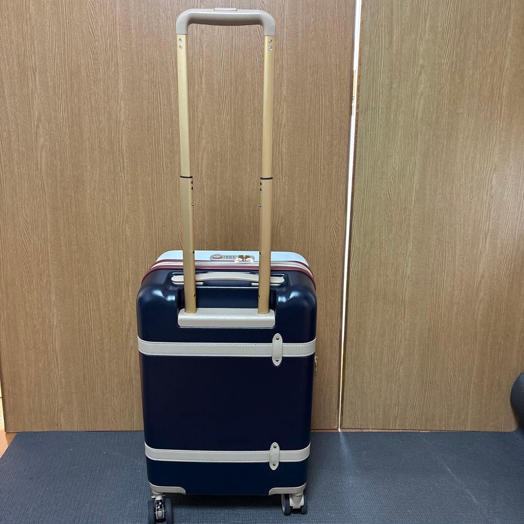 【moz】 キャリーケース ホワイト/ネイビー