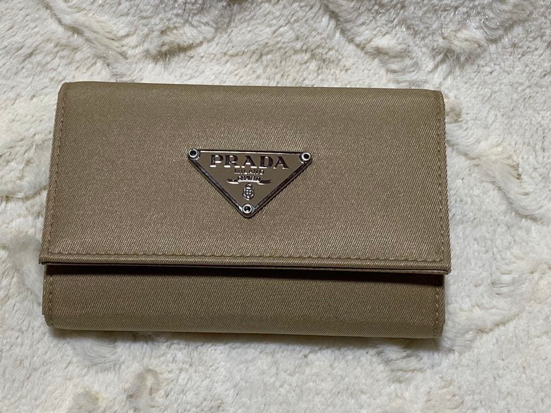 チャンドラー様用新品未使用・PRADA ベージュ キーケース