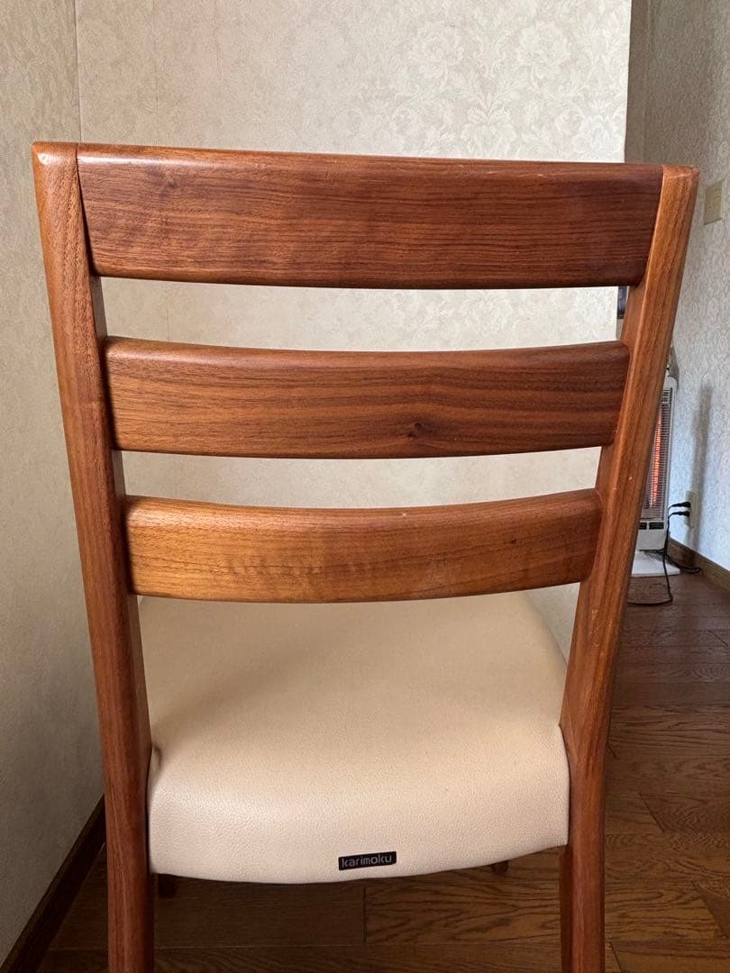 karimoku ダイニングチェア 木製　ベージュ