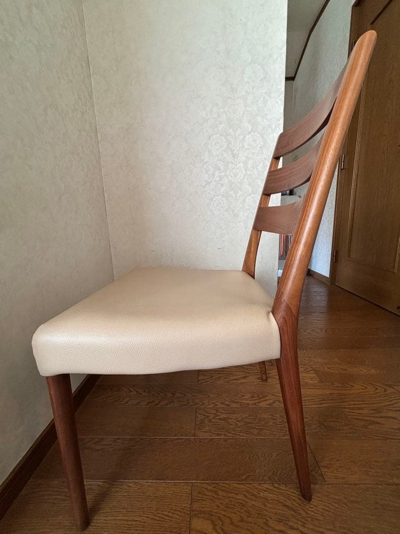 karimoku ダイニングチェア 木製　ベージュ