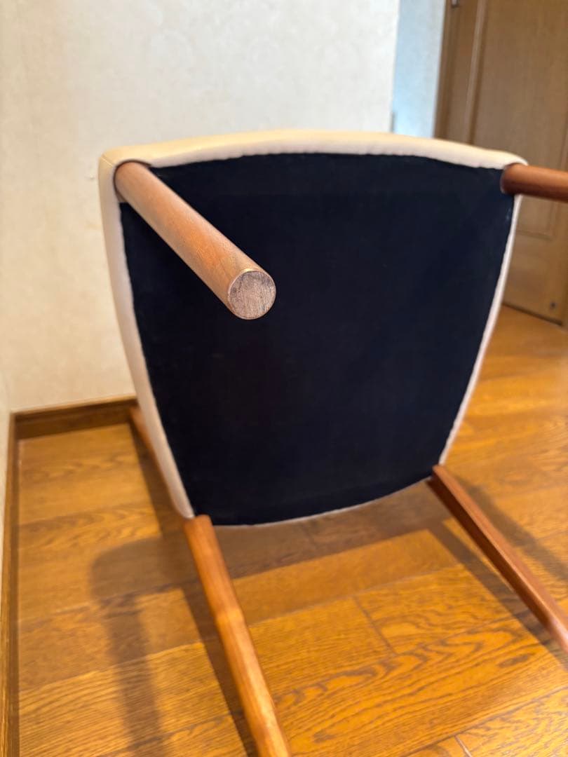 karimoku ダイニングチェア 木製　ベージュ