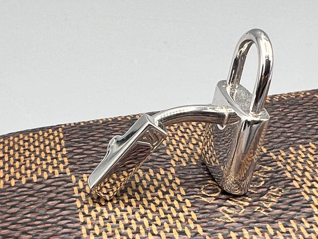 VUITTON ルイヴィトン カデナキーカフス シルバー925 ケース付