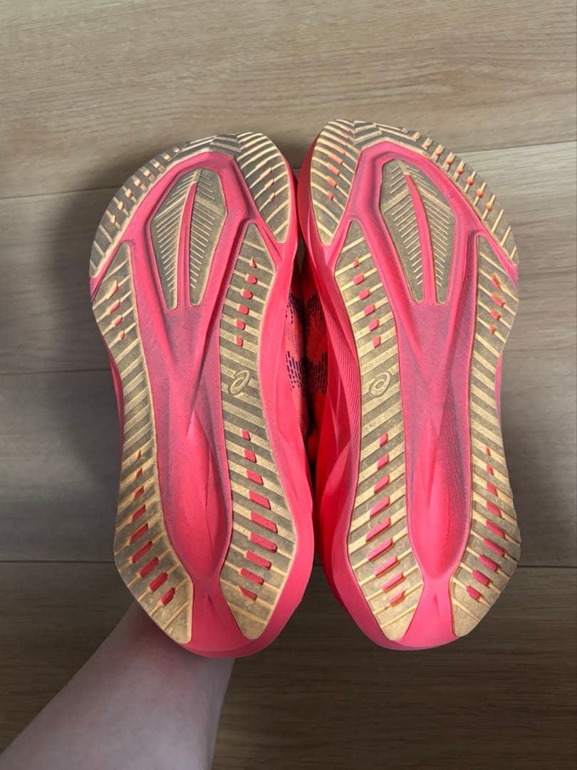 asics NOVABLAST 5 レッド　25.5