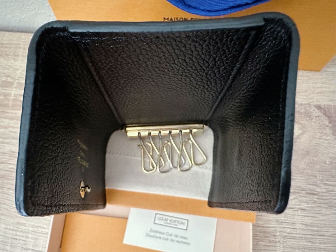 ルイヴィトン ミュルティクレ6 モノグラムアンプラント