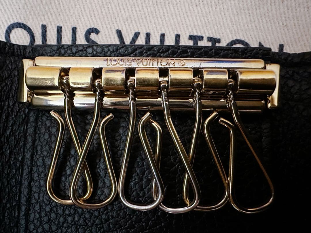 ルイヴィトン ミュルティクレ6 モノグラムアンプラント