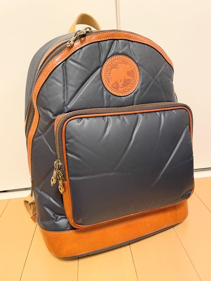 ハンティングワールド　バチューサーパス　ネイビー　リュック　美品