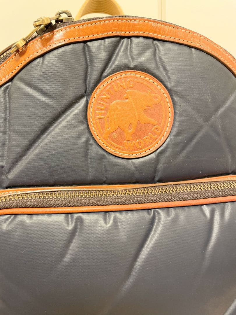 ハンティングワールド　バチューサーパス　ネイビー　リュック　美品