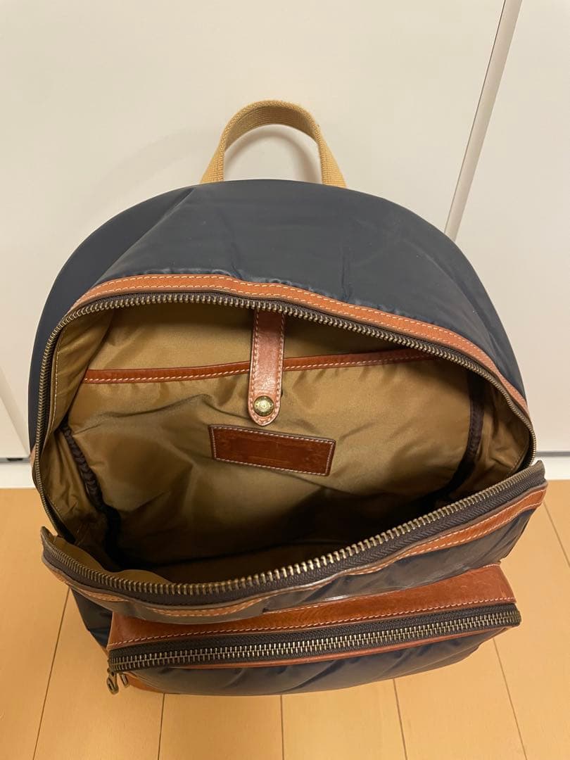 ハンティングワールド　バチューサーパス　ネイビー　リュック　美品