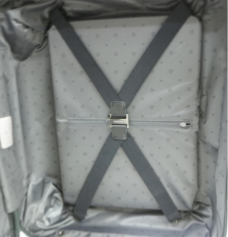 ★極美品 正規品★リモワRIMOWA★エッセンシャルスリーブ コンパクト 4輪★