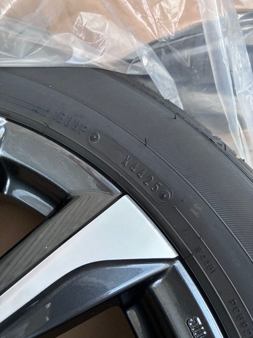 新車外し！ヴォクシー　ノア　205/55R17 タイヤ・ホイールセット