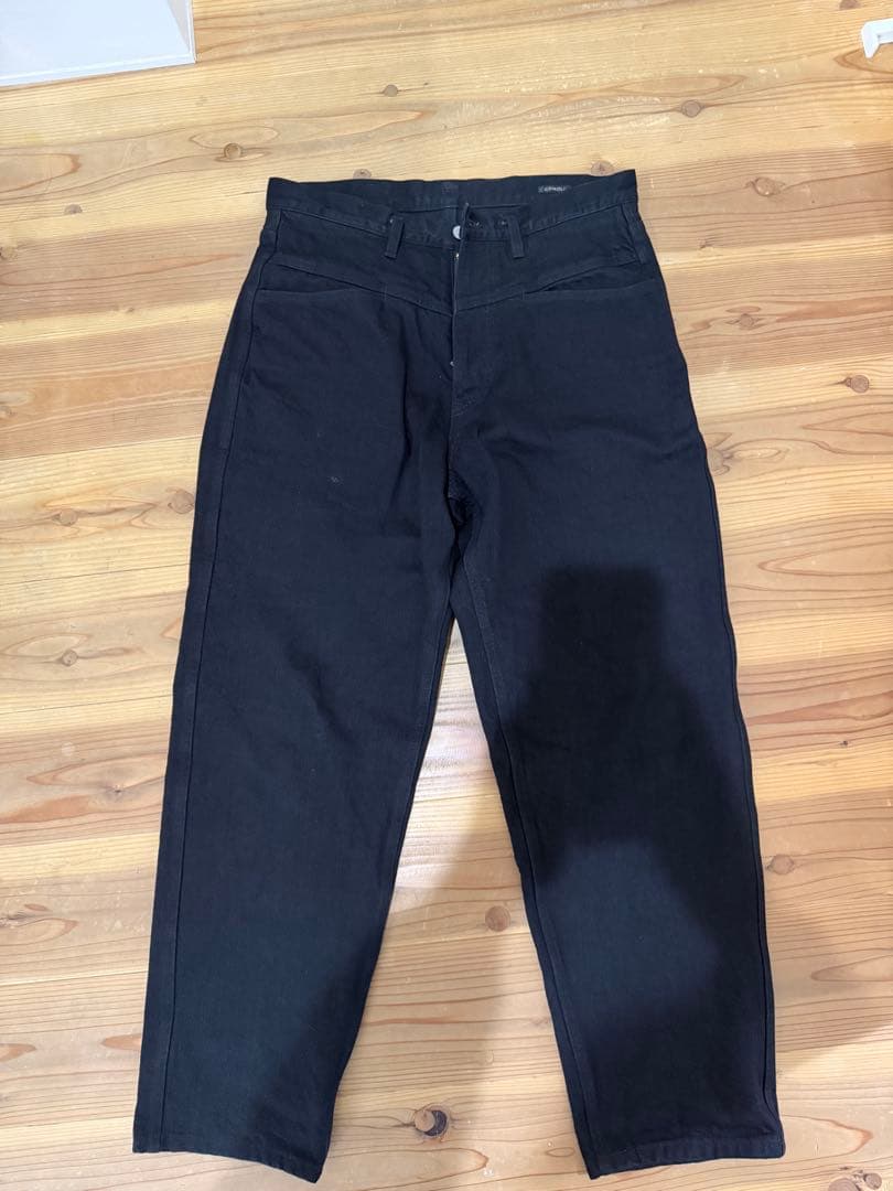 COMOLI 25aw ブラックデニムテーパードパンツ サイズ1