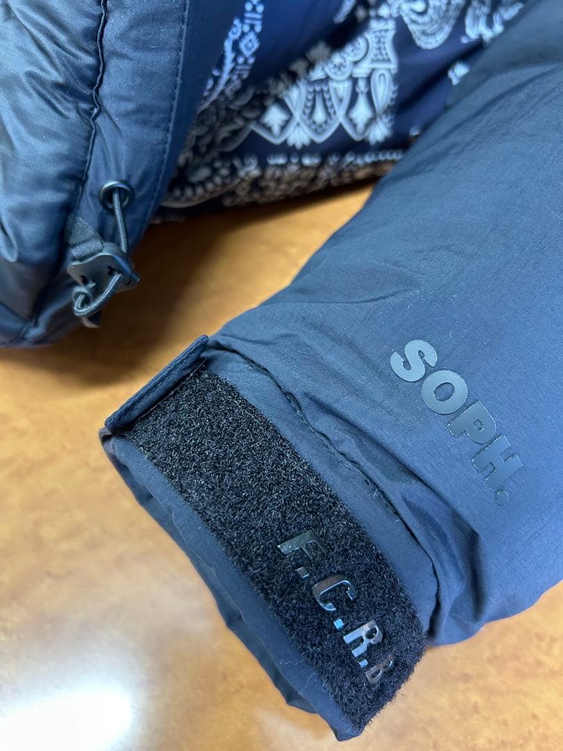 F.C.Real Bristol 　DOWN BENCH PARKA バンダナ柄