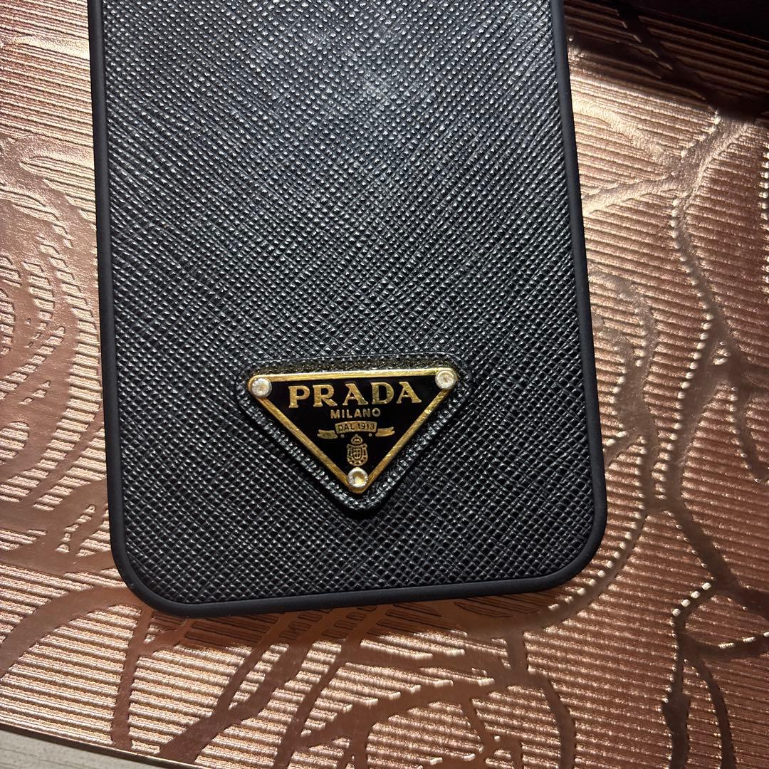 PRADA スマホケース iPhone13