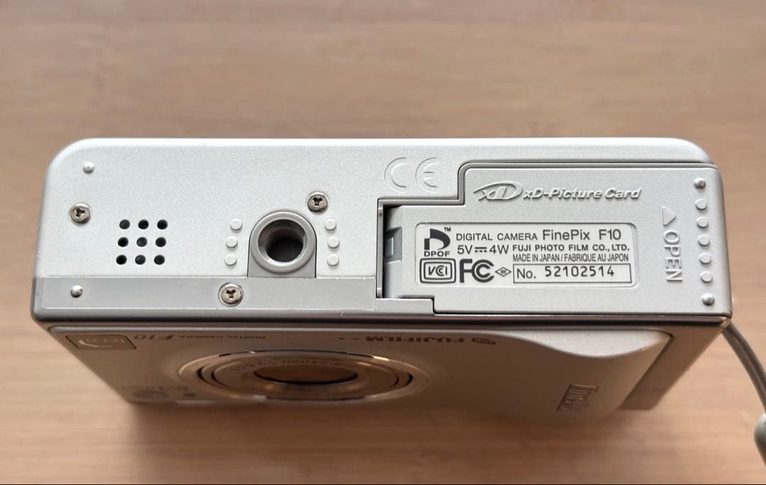 富士フイルム FUJIFILM FinePix F10 機関・外観　　良好　美品