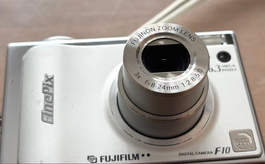 富士フイルム FUJIFILM FinePix F10 機関・外観　　良好　美品