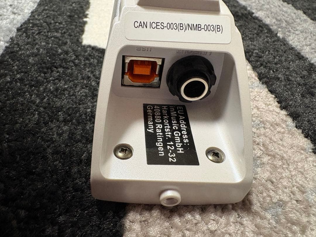 AKAI EWI5000 ワイヤレス電子管楽器