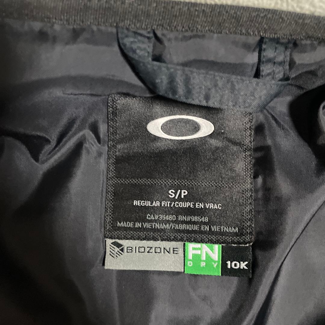 OAKLEY スノーボードジャケット 黒/グレー