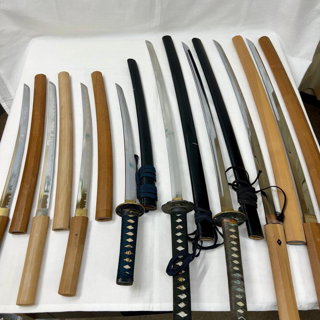 【傷あり】模造刀 8本 まとめ 透かし鍔 樋入り 太刀 脇差 白鞘