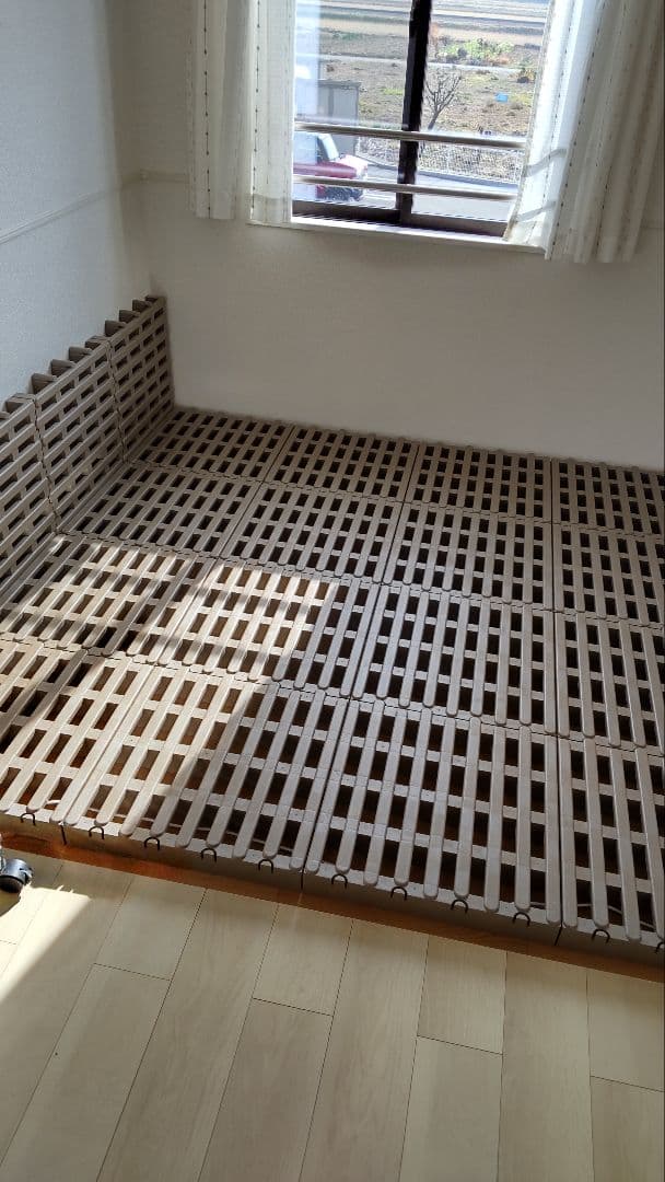 日本製プラスチックシングルサイズすのこベッド8枚〜。