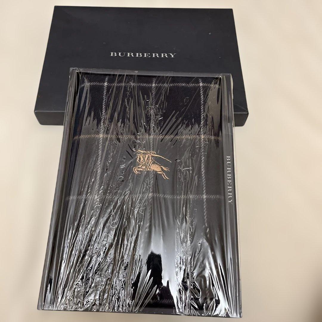 新品未使用　バーバリーロンドン　チェック　ウール100%ひざ掛け　ネイビー　紺色