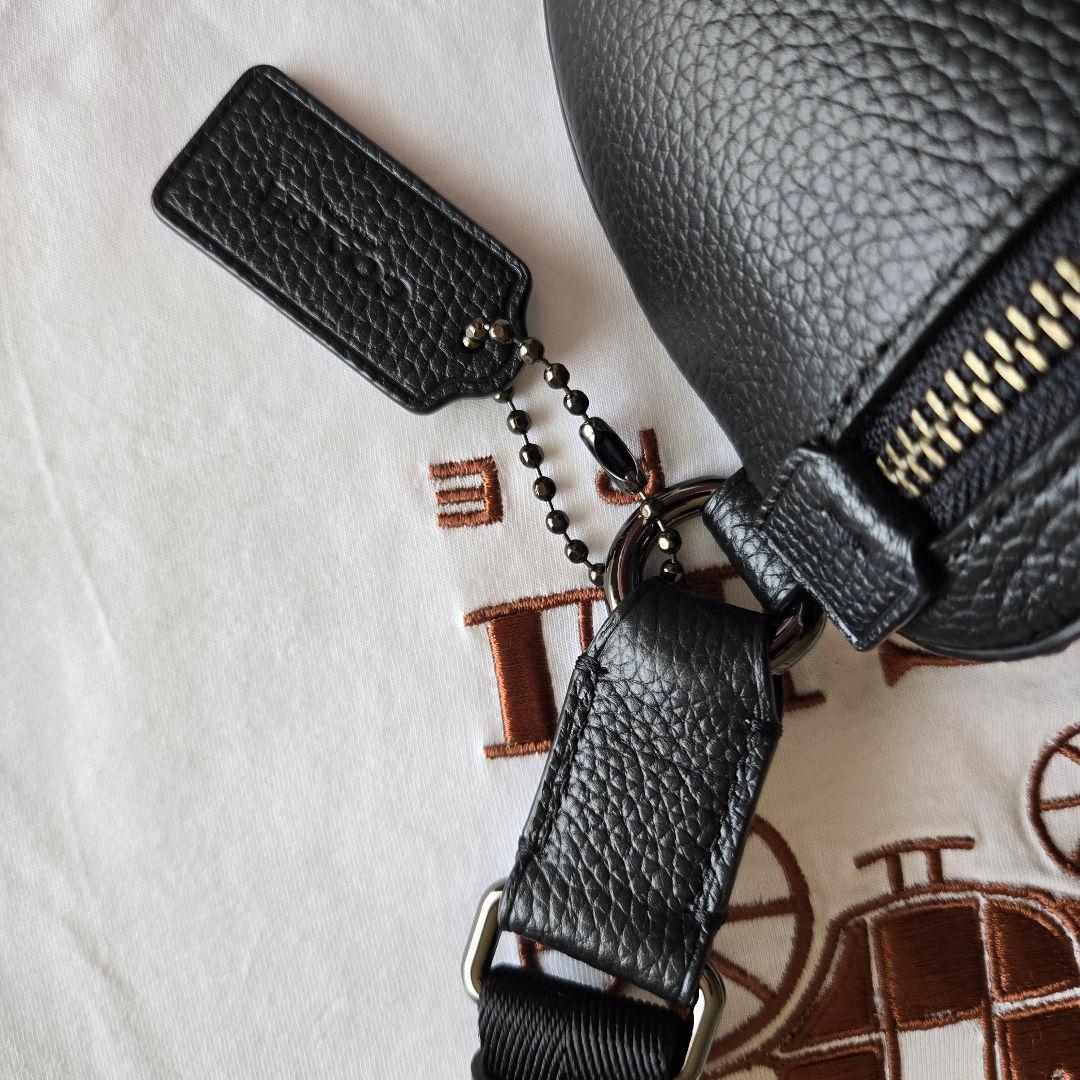 COACH 　レキシー　ブラック レザー ボディバッグ