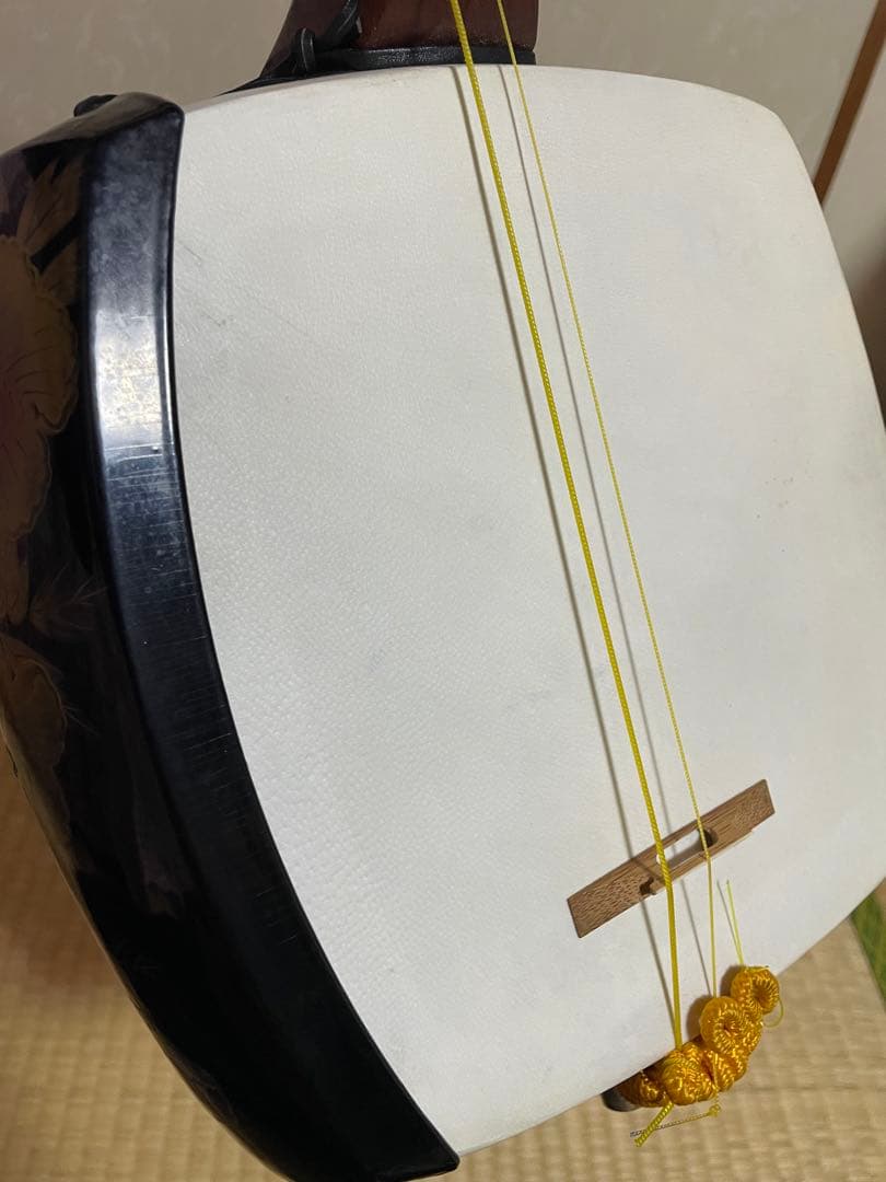 n*a様 【送料込】津軽三味線本体 花柄装飾 木製 3弦