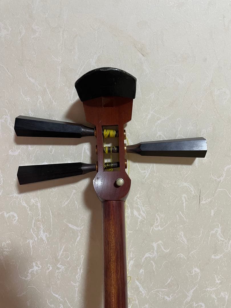 n*a様 【送料込】津軽三味線本体 花柄装飾 木製 3弦