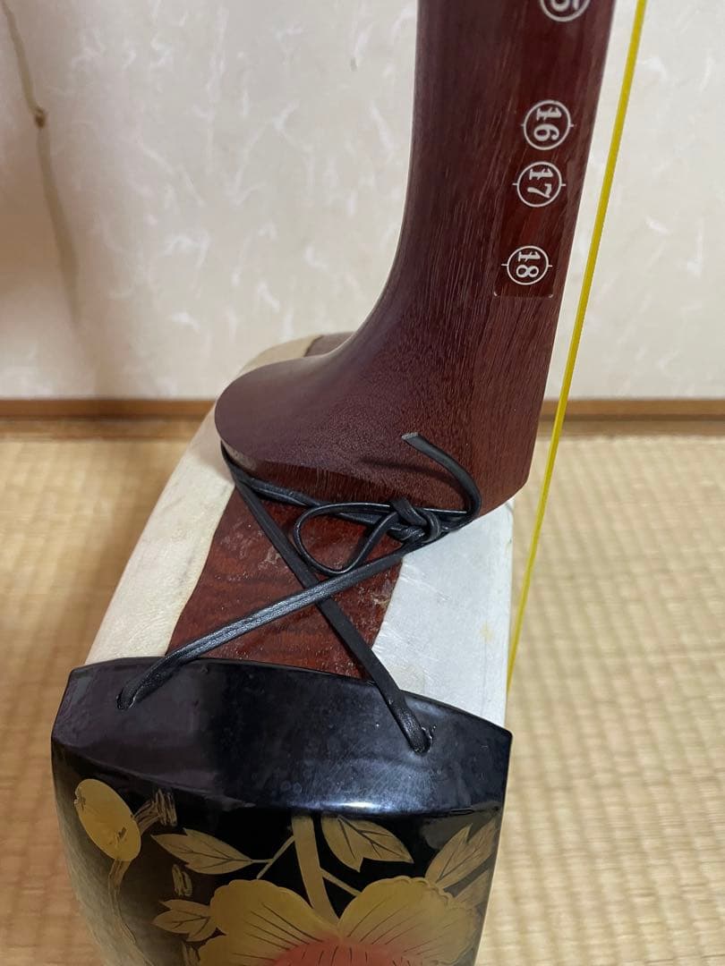 n*a様 【送料込】津軽三味線本体 花柄装飾 木製 3弦