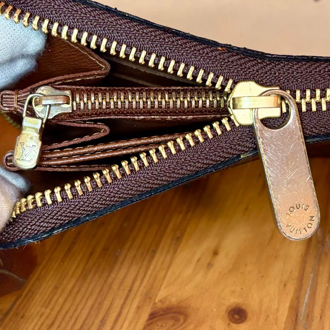 ルイヴィトン　モノグラム　ジッピーウォレット　　M60017