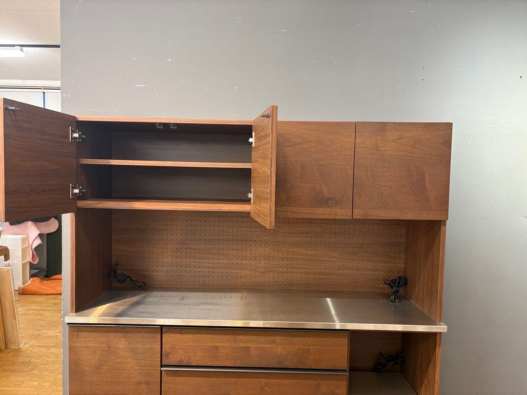 M057 関具製　高級食器棚　レンジボード　カップボード　幅1600ｍｍ