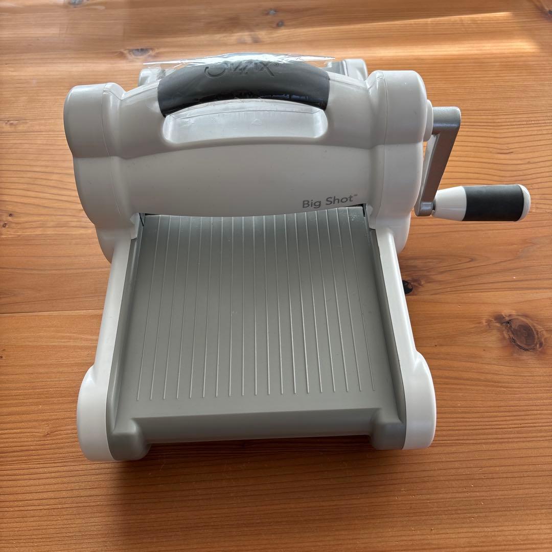 Sizzix ビッグショット ダイカットマシン カッティングマシン - メルカリ