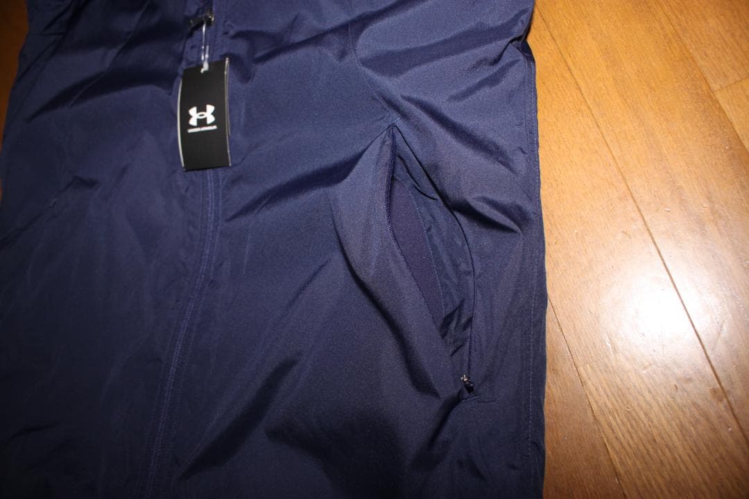 LG　紺　アンダーアーマー　中綿入りウインドブレーカー　ベンチコート