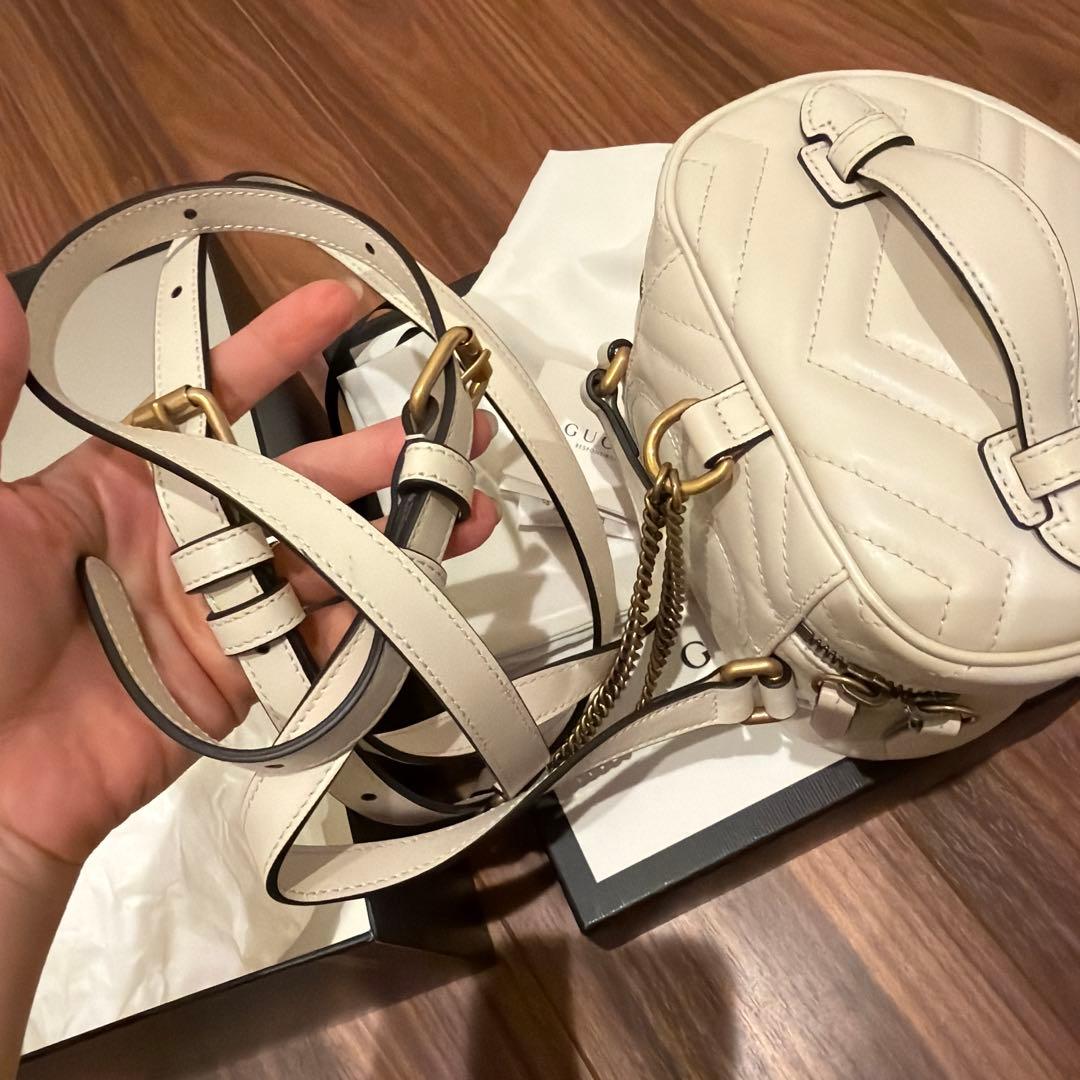 新品GUCCI ホワイト キルティングバッグ