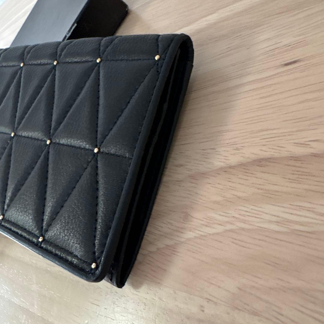 ヴァレンティノガラヴァーニ 長財布 レザー スタッツ