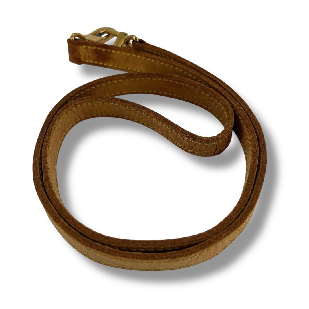 LOUIS VUITTON ショルダーストラップ　金具　ロゴ刻印　レザー