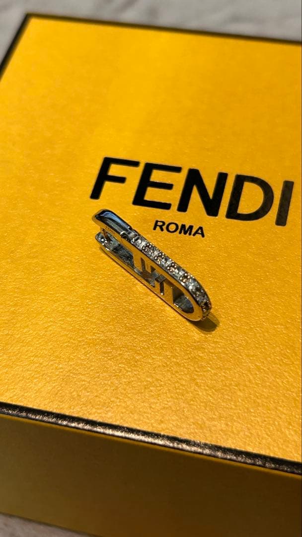 FENDI オーロック　ピアス　ライトストーン