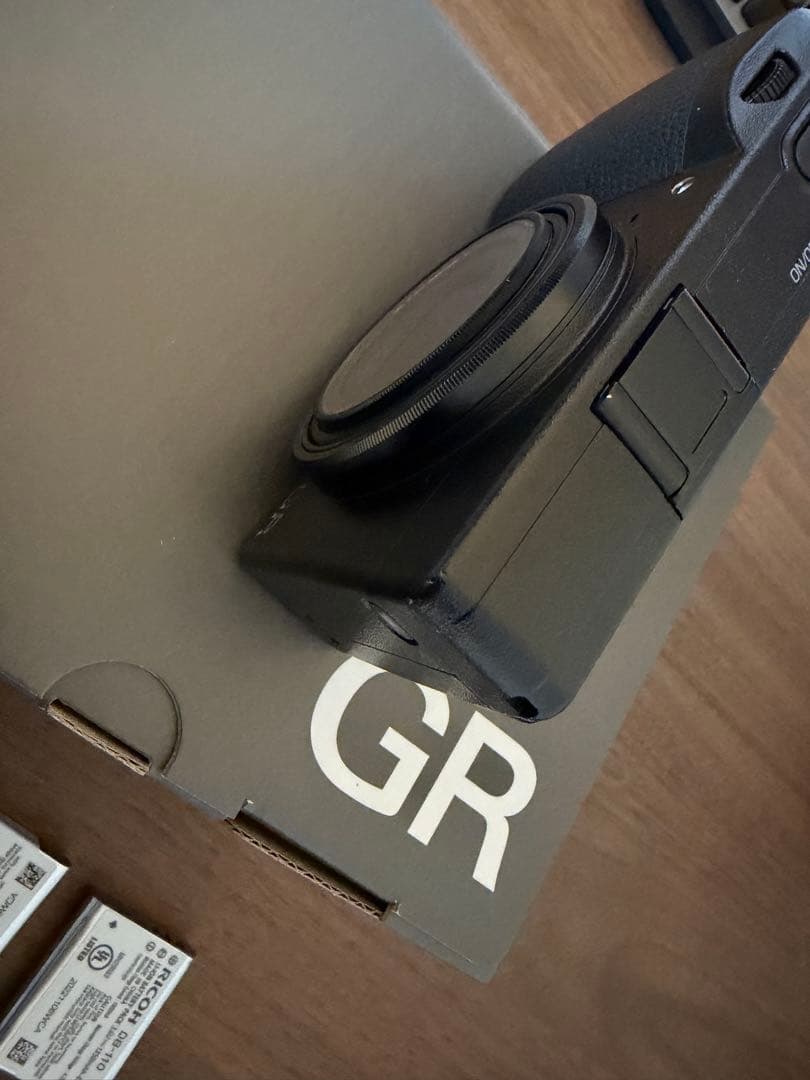 RICOH GR III 本体 バッテリー2個付き + gc-10 ソフトケース