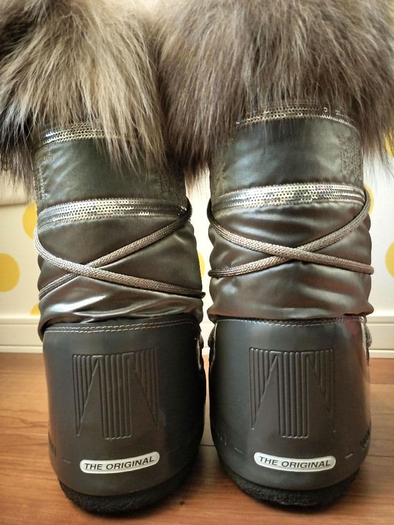 MOON BOOT スノーブーツ　フォックスファー　ITALY発ルーマニア製